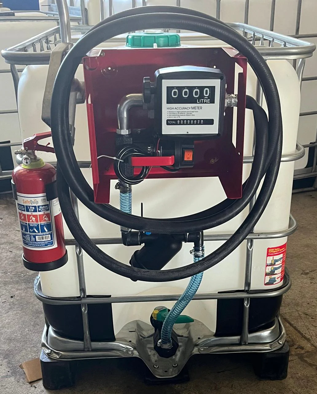 600L 12V 40l/min Diesel bowser with fire extinguisher and filter xe2x80x94 product photo