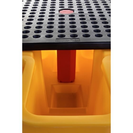Single IBC Spill Containment Pallet With Integrated Dispensing Area (1120L Capacity) xe2x80x94 view 4