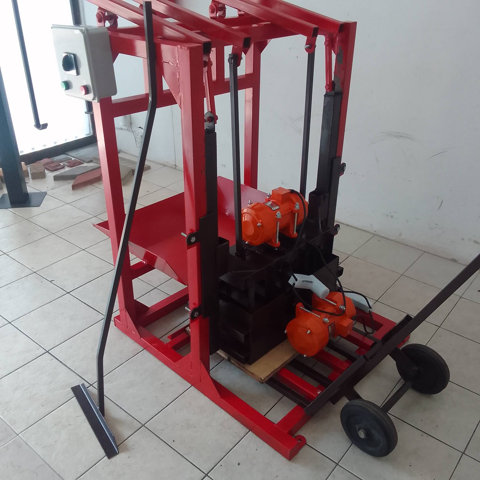 Power Electric Static Brick Making Machine xe2x80x94 product photo